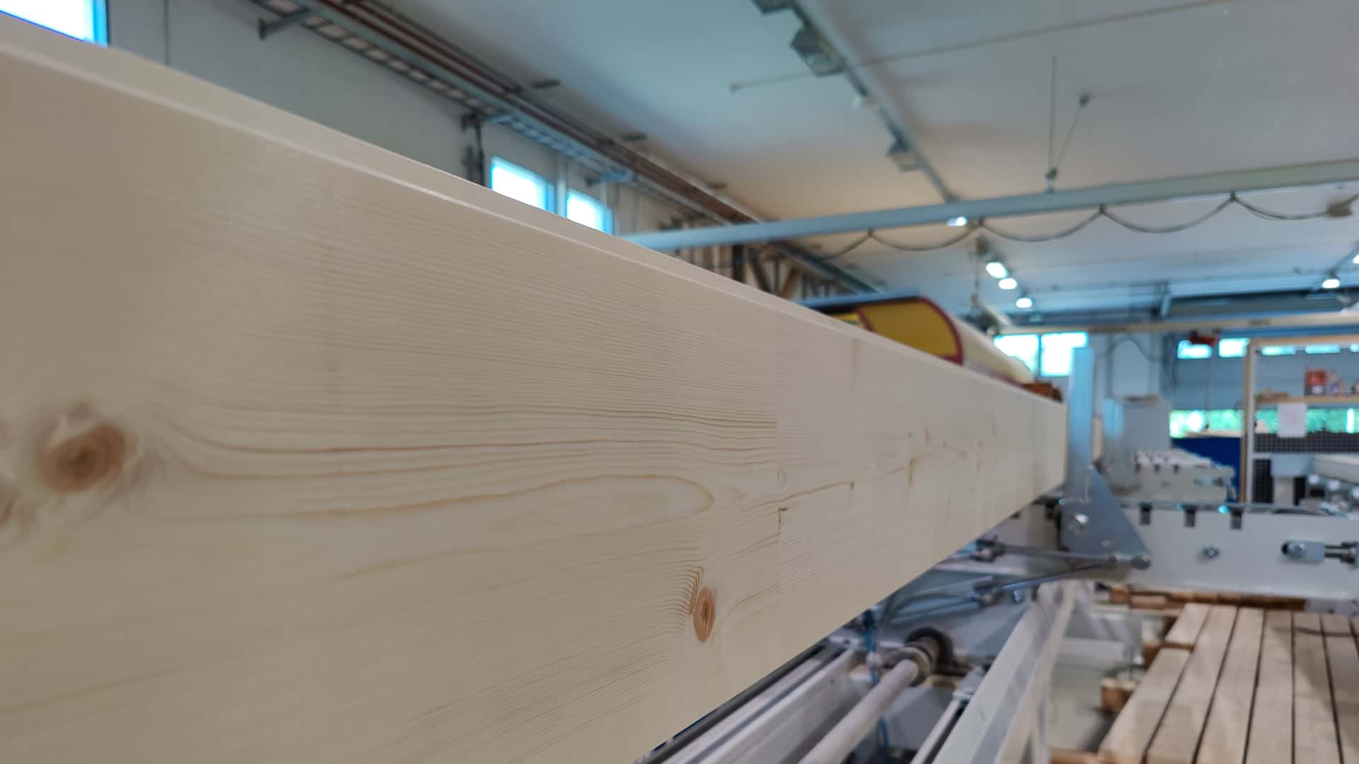 A laminated log billet on the Kuusamo Log Houses production line.